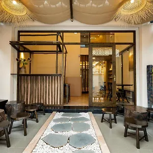 Hemtouch House Hotel