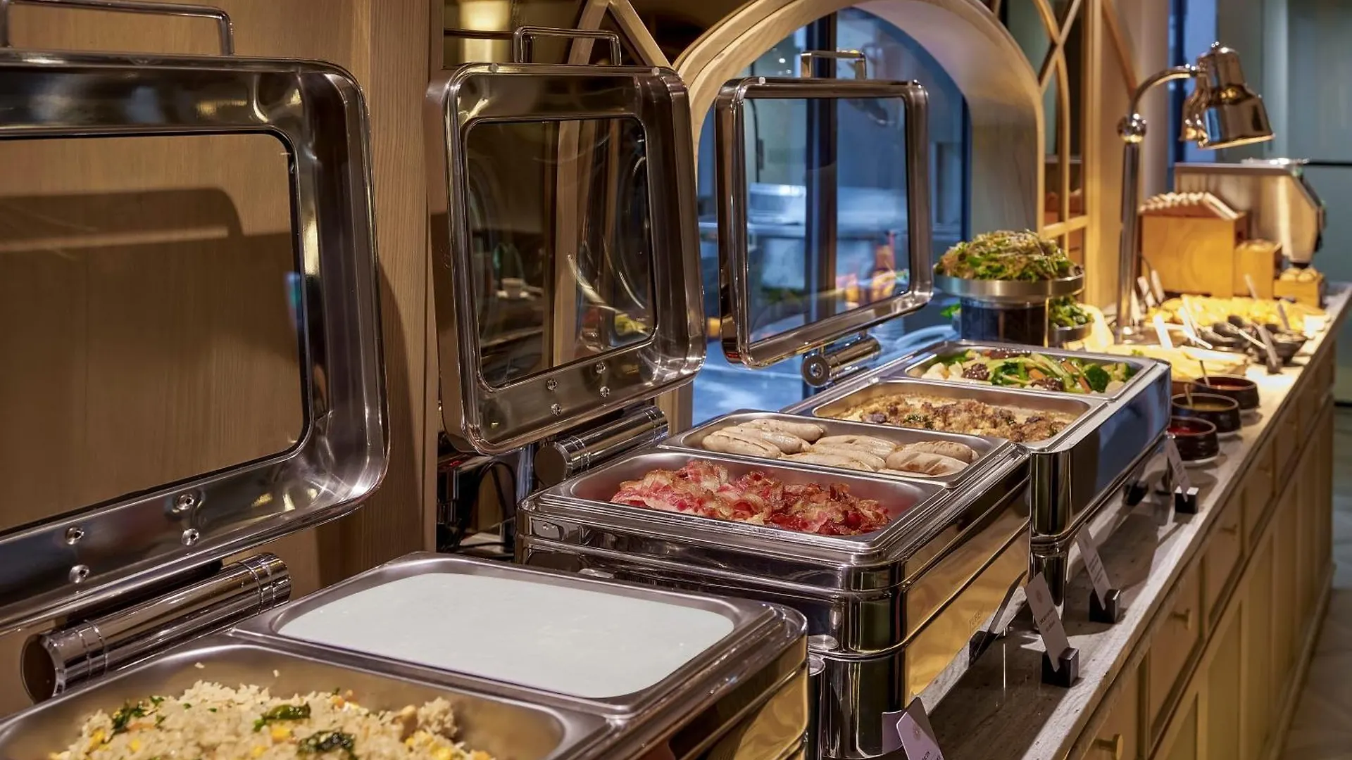 ***** Hotel La Siesta Premium Saigon Central Ho Chi Minh City Vietnam