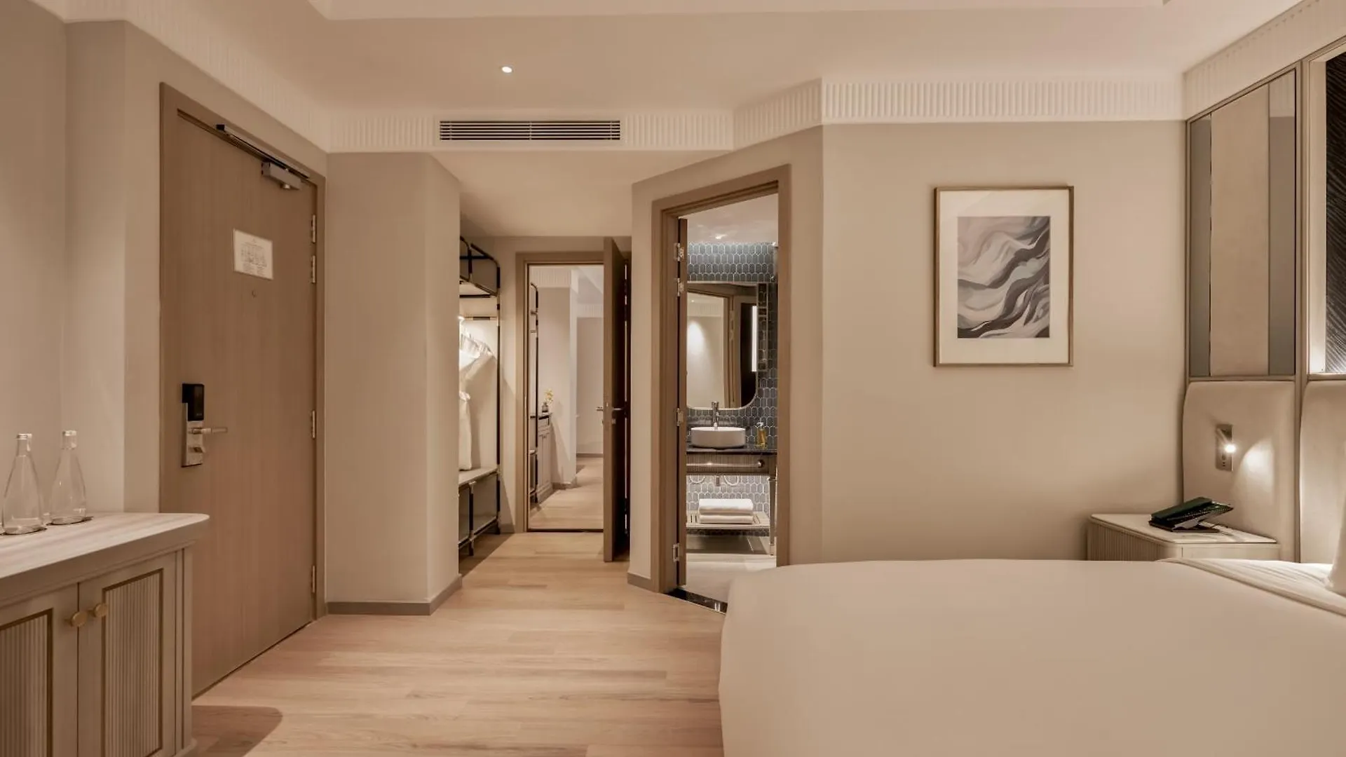 ***** Hotel La Siesta Premium Saigon Central Ho Chi Minh City Vietnam
