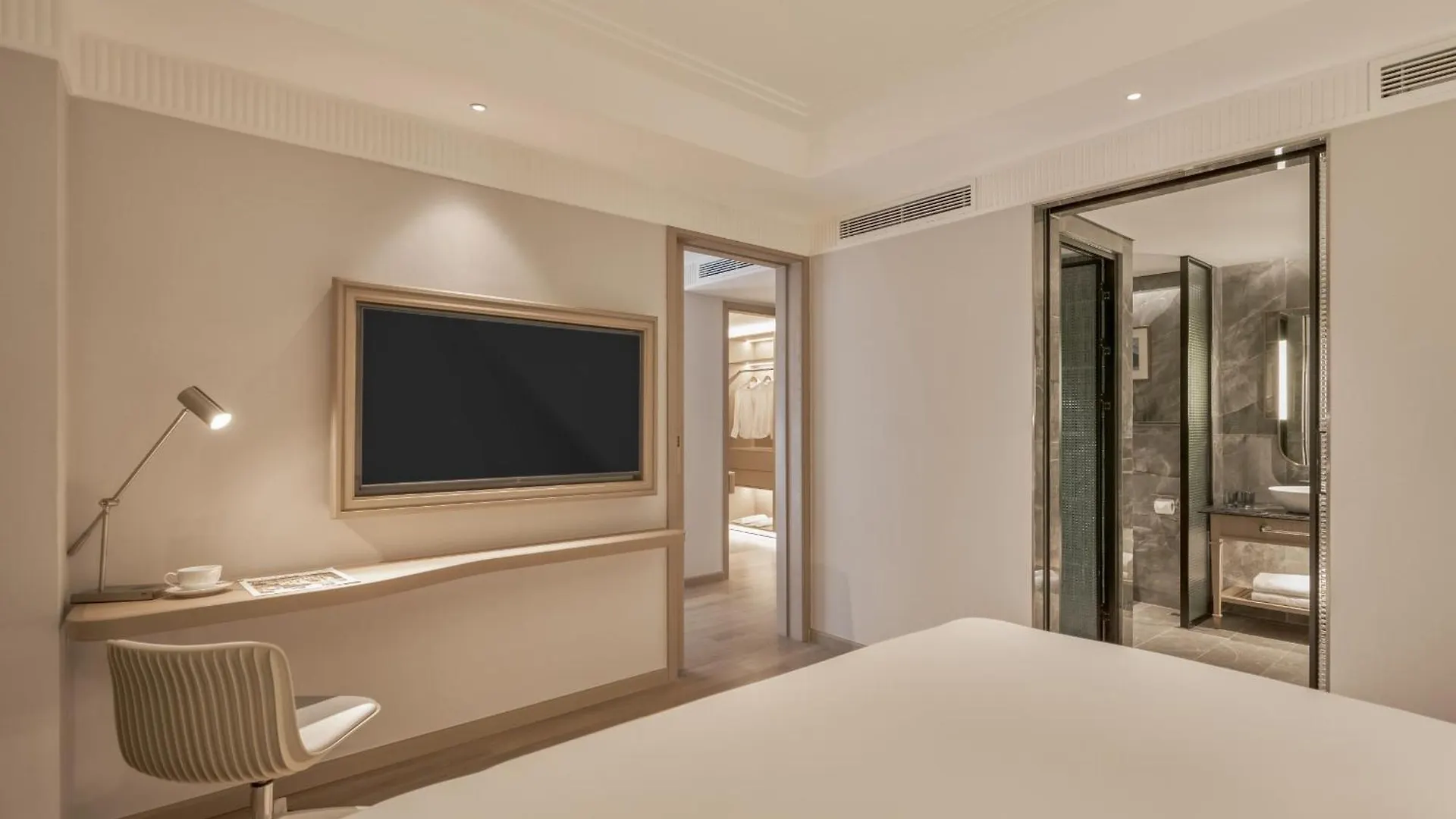 La Siesta Premium Saigon Central Ho Chi Minh City 5*,