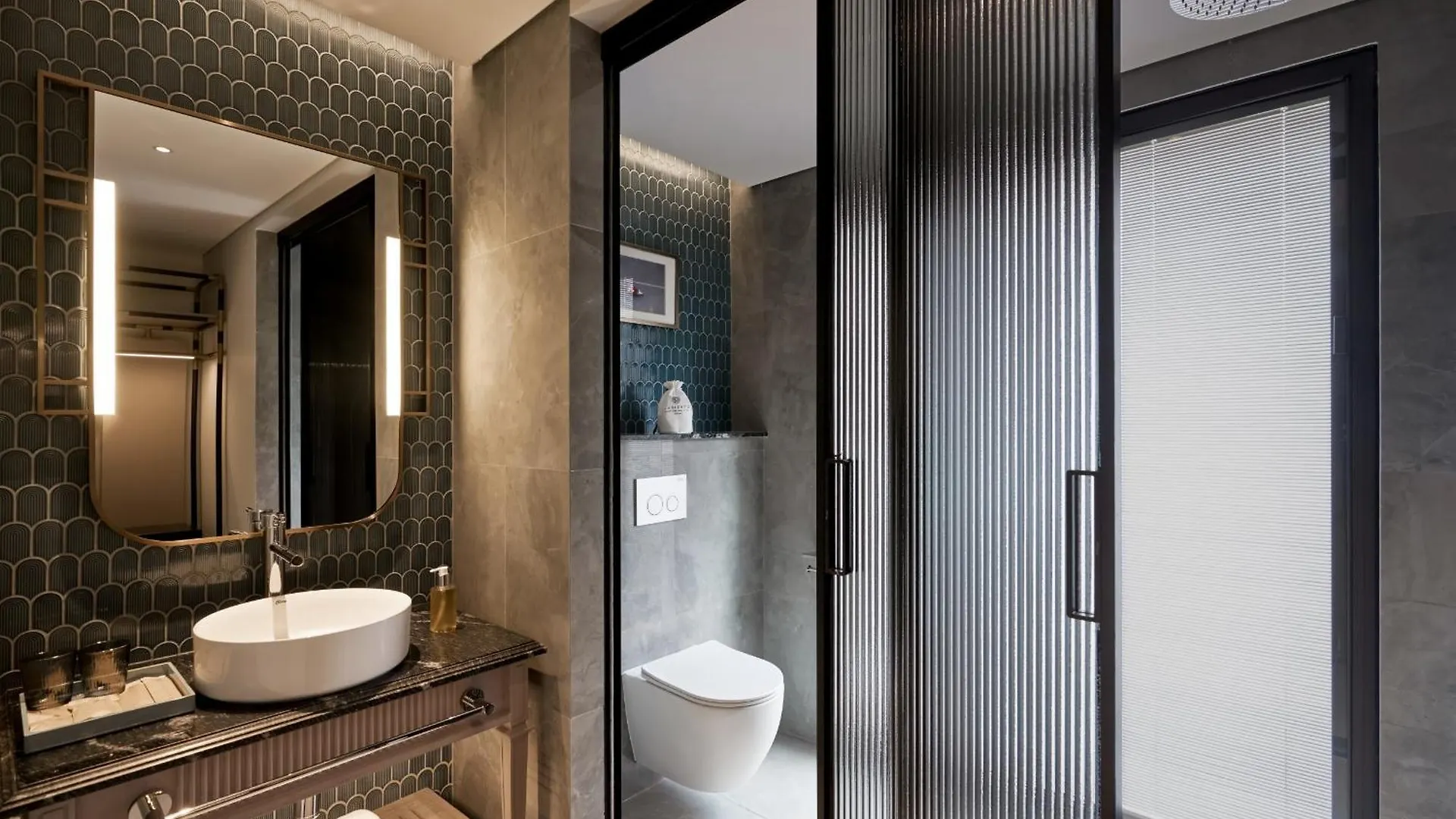***** Hotel La Siesta Premium Saigon Central Ho Chi Minh City Vietnam