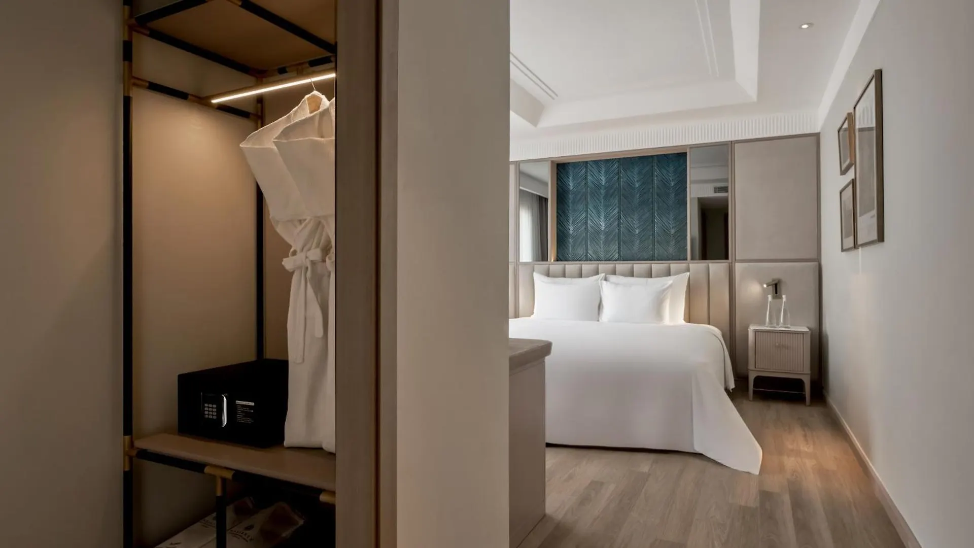 La Siesta Premium Saigon Central Ho Chi Minh City 5*,