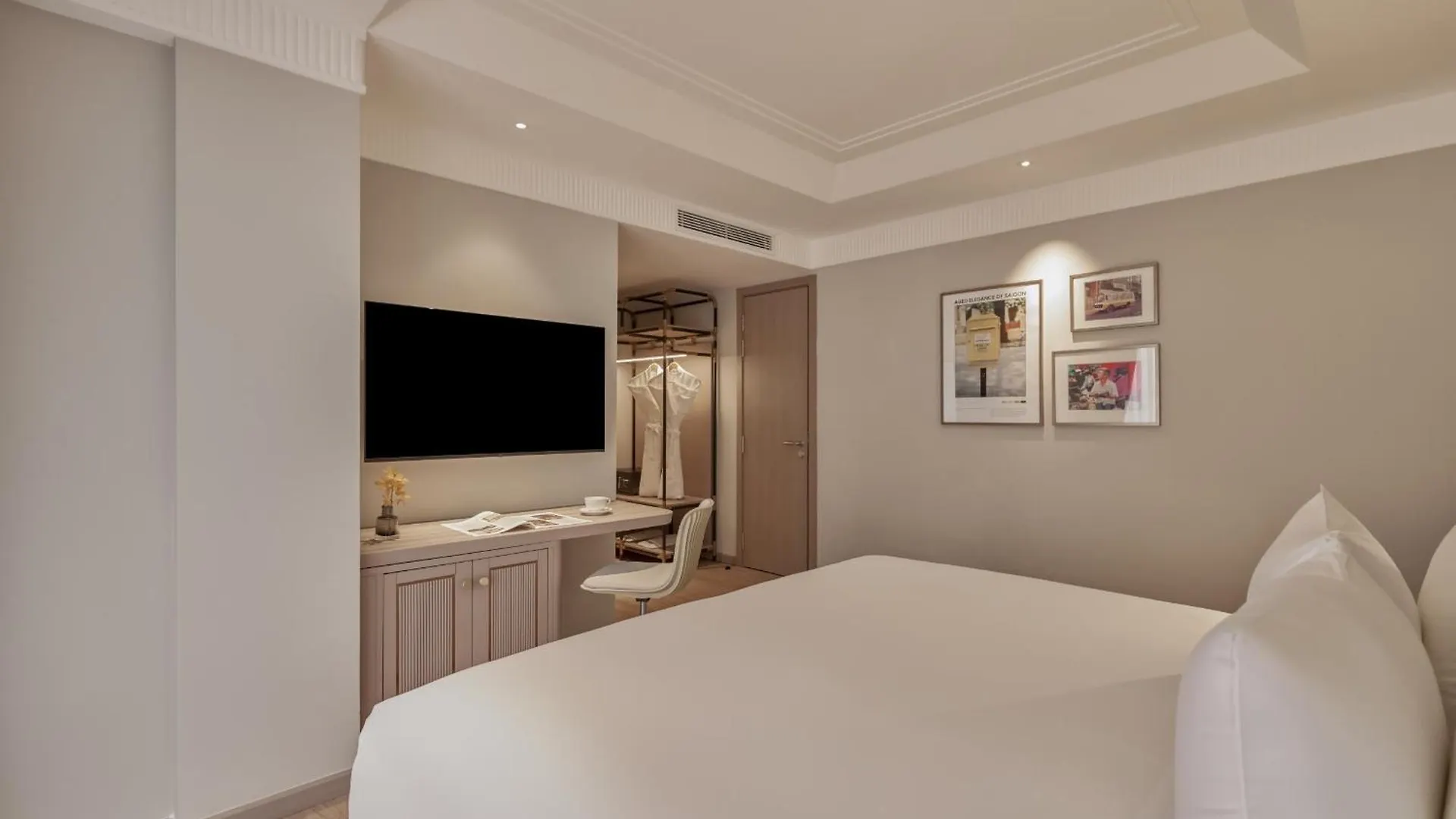 ***** Hotel La Siesta Premium Saigon Central Ho Chi Minh City Vietnam